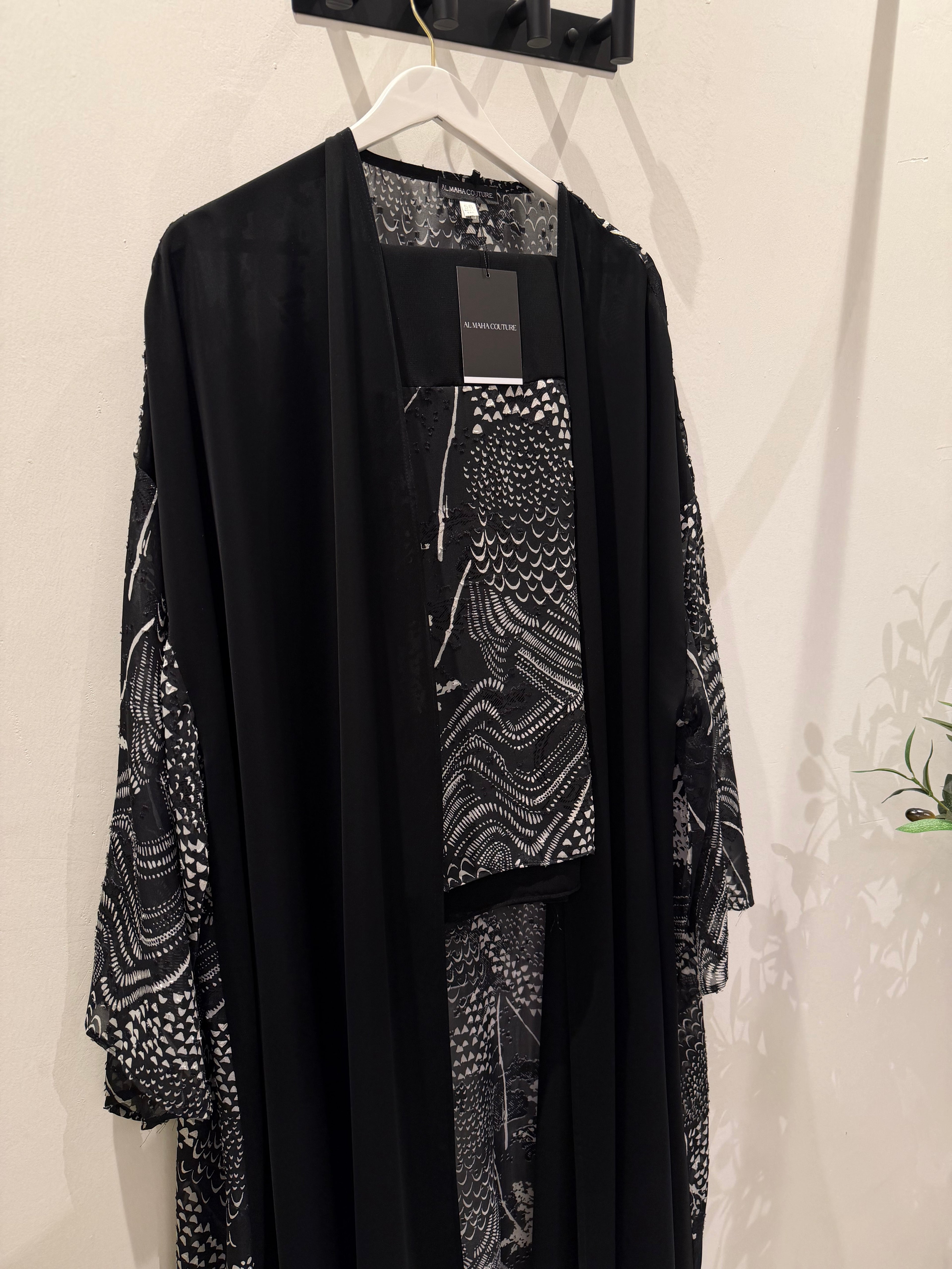 Jumana abaya
