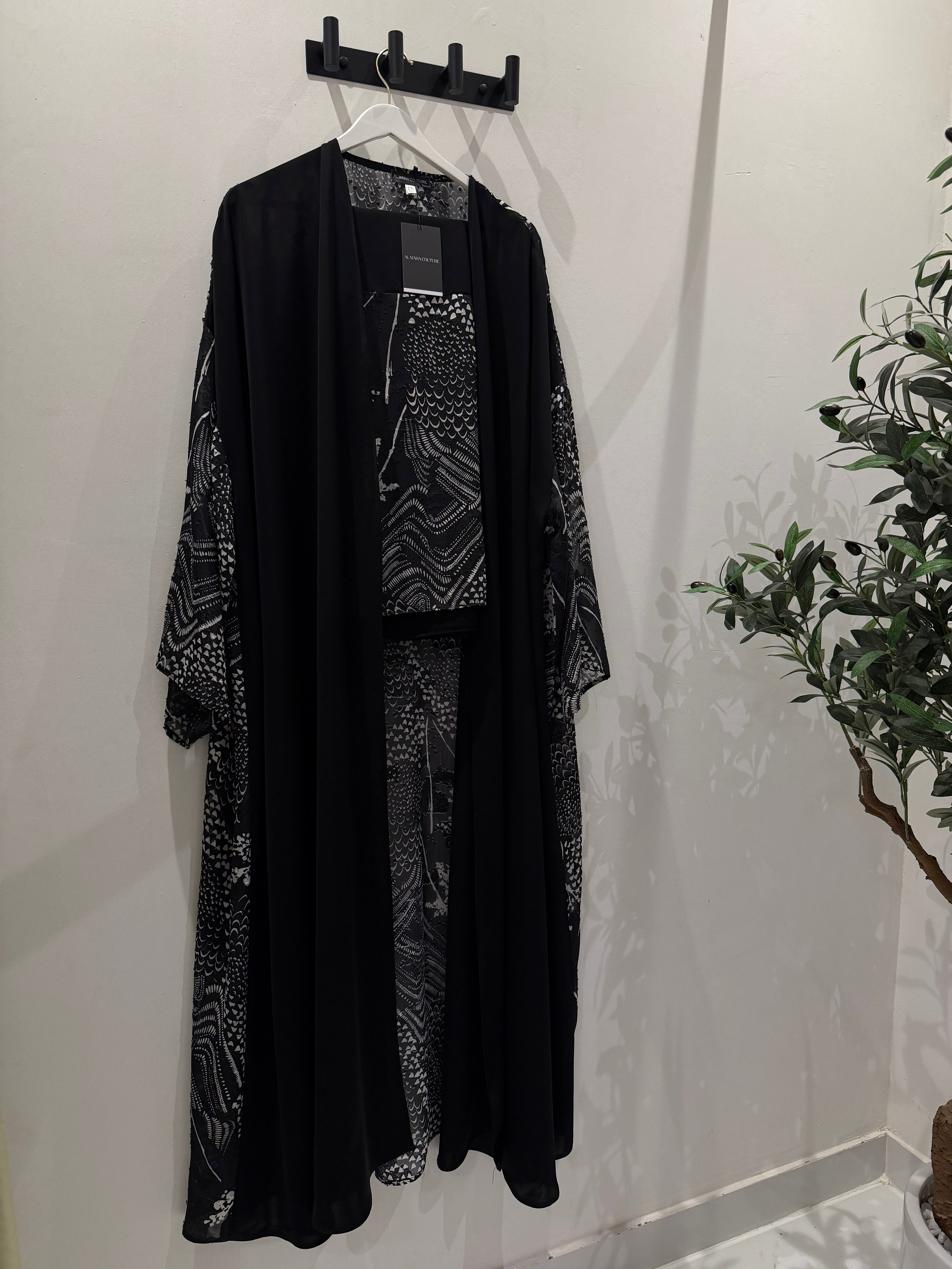 Jumana abaya