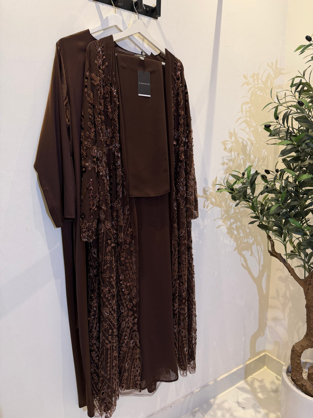 Jumana Luxury 3-Piece Set – Pearl & Strass Abaya