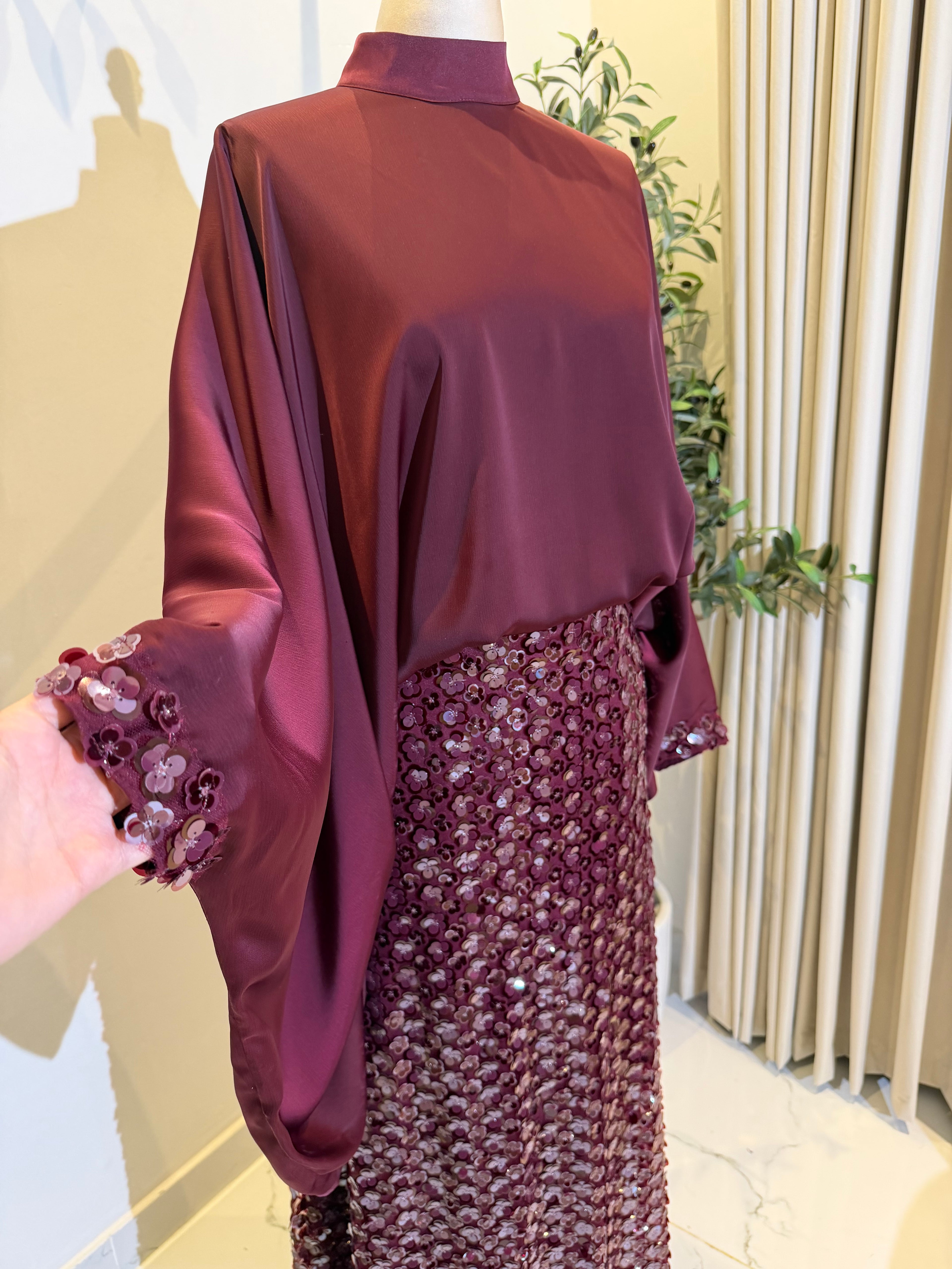 Alia Sequin Skirt Set – Burgundy