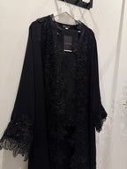 Noir Élégance abaya