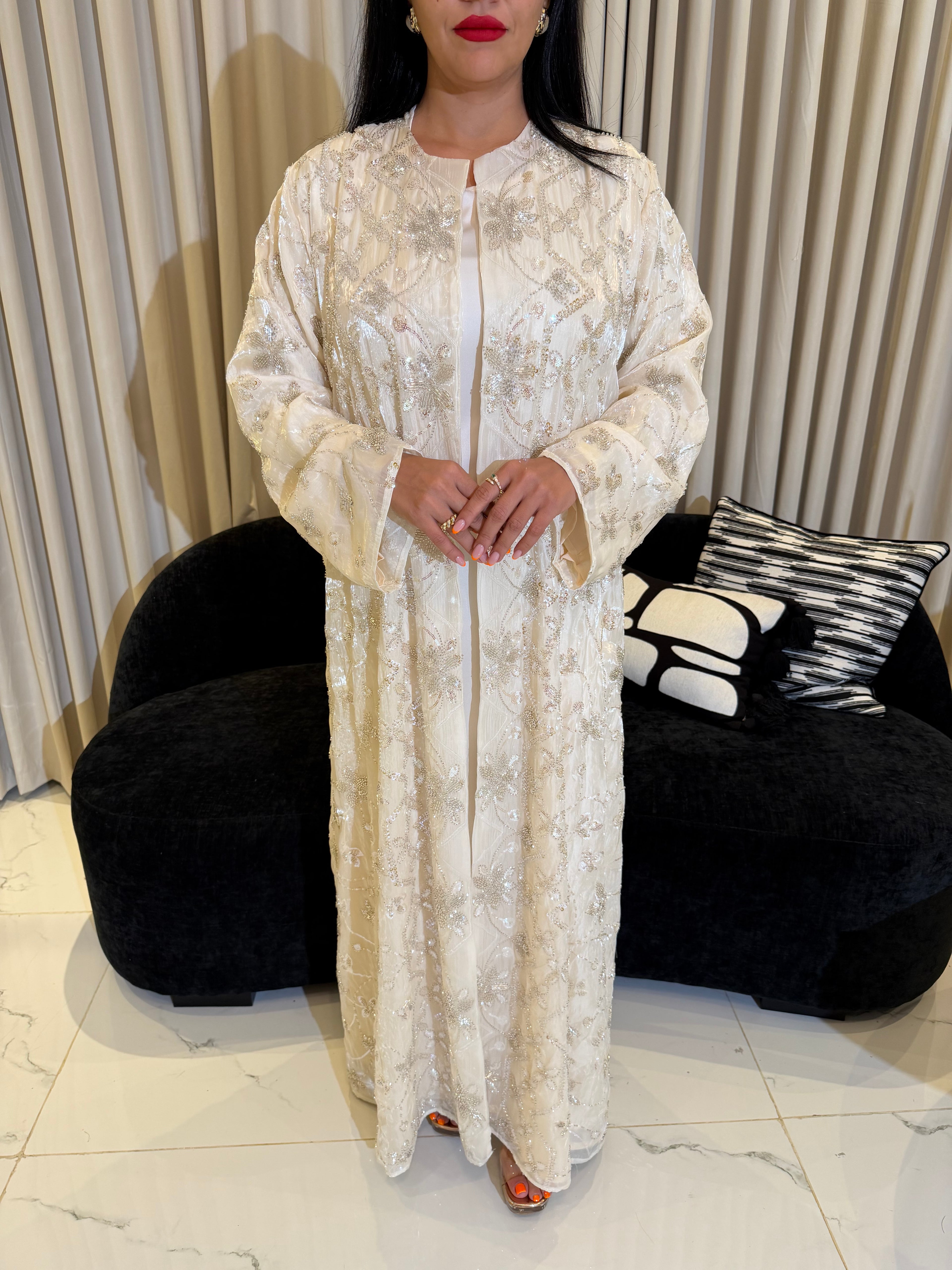 Mahra Luxury 3-Piece Set – Pearl & Strass Abaya 🤍