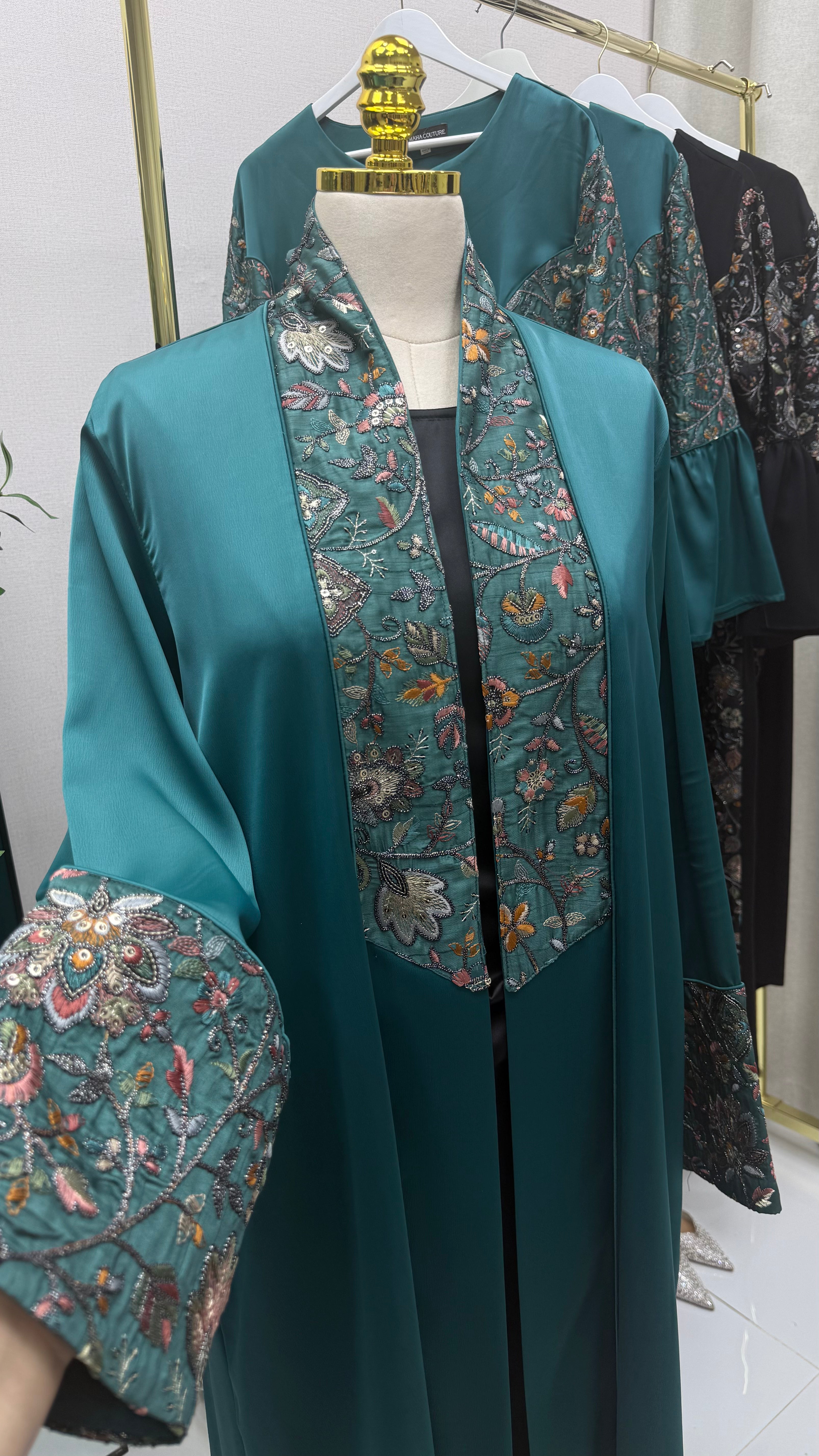 Abaya B12
